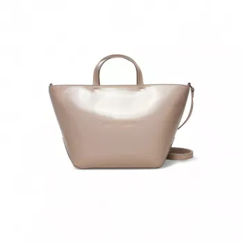 Tommy Hilfiger Shoulder Strap Handbag: Everyday Polish